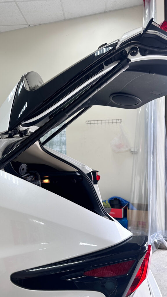 改裝攻略 59 Lexus NX200t 電動尾門桿維修|更換後的新品