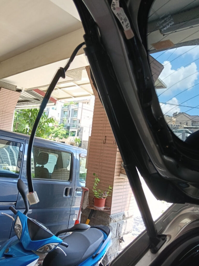 原廠電動尾門維修|過保後不必花到原廠天價 3 Lexus RX 電動尾門開關不順