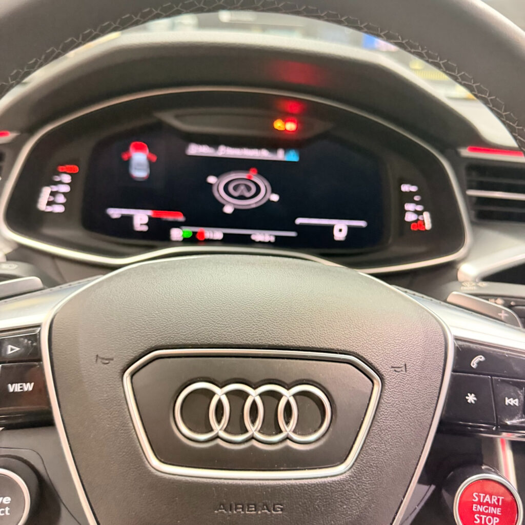 Audi A6 C8 CarPlay雙導航變指南針?雙導航畫面開通方式 2 原廠數位儀表導航地圖變指南針