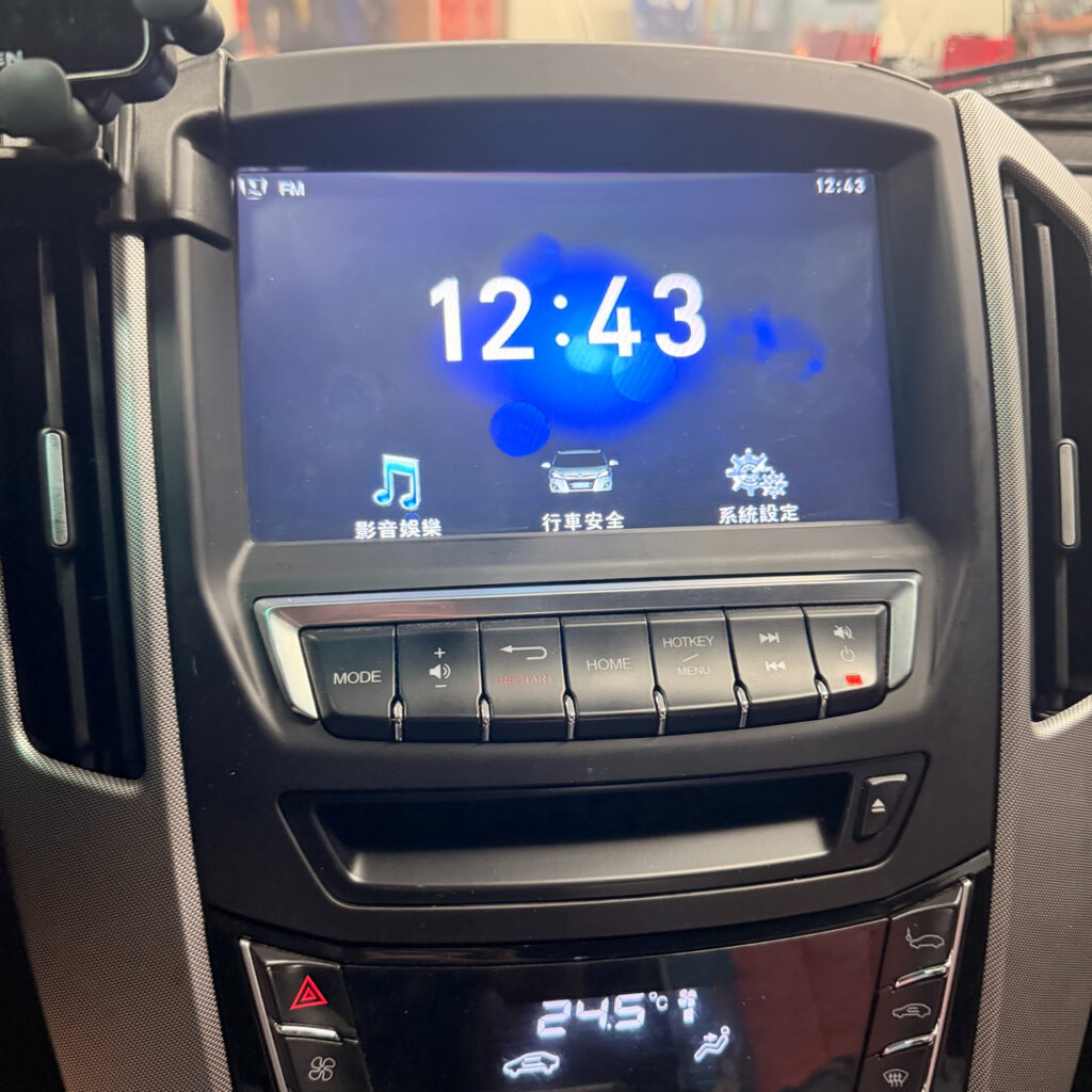 LUXGEN U6 安卓機升級|原廠Side View保留與Android 15|金鉑先生 2 金鉑先生在施工安裝前的原車螢幕